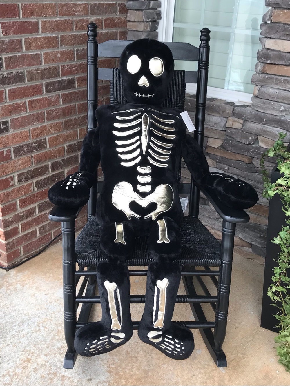 ISAAC MIZRAHI 5ft Life Size Skeleton Buddy Halloween Pillow  NEW  LAST ONE